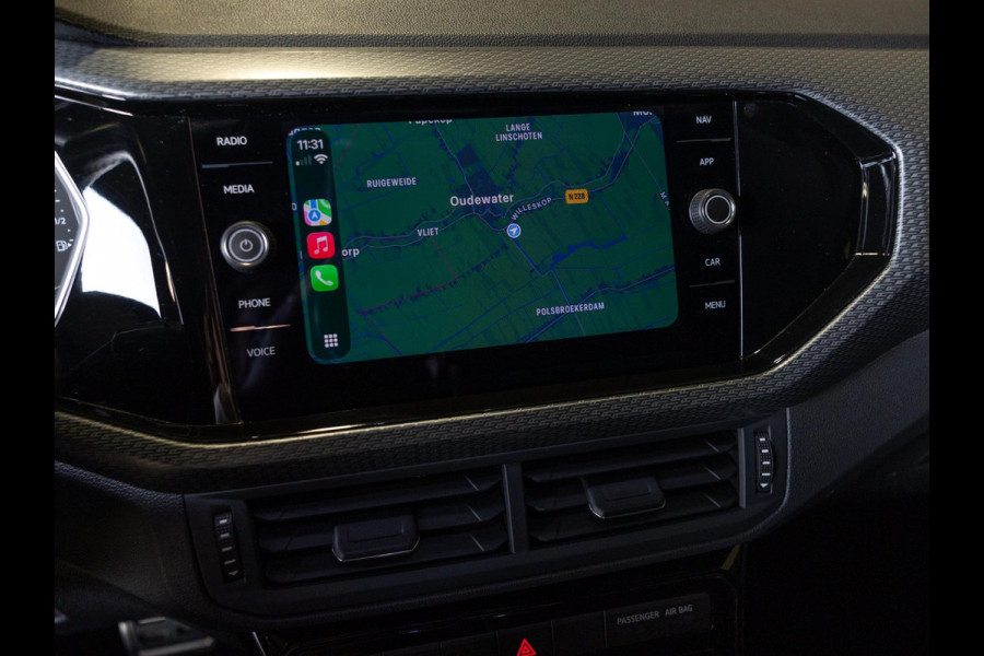 Volkswagen T-Cross 1.0 TSI 2x R-Line / 110pk / Stoelverwarming / Virtual cockpit / Automatische klimaatregeling /
