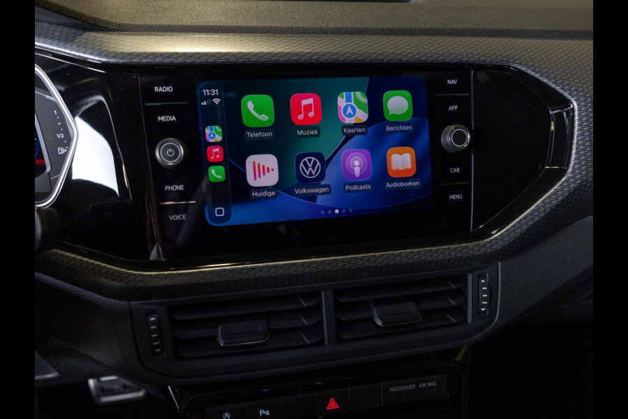 Volkswagen T-Cross 1.0 TSI 2x R-Line / 110pk / Stoelverwarming / Virtual cockpit / Automatische klimaatregeling /