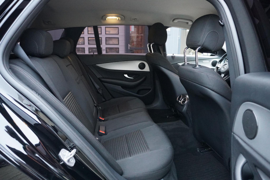 Mercedes-Benz E-Klasse Estate 200 Premium *INCL. BTW* + CARPLAY / CAMERA / STOELVERWARMING