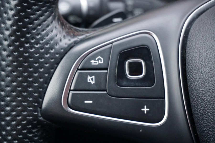 Mercedes-Benz E-Klasse Estate 200 Premium *INCL. BTW* + CARPLAY / CAMERA / STOELVERWARMING