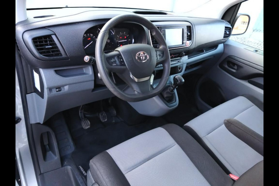 Toyota Proace Shuttle 1.5 D-4D Navigator Long