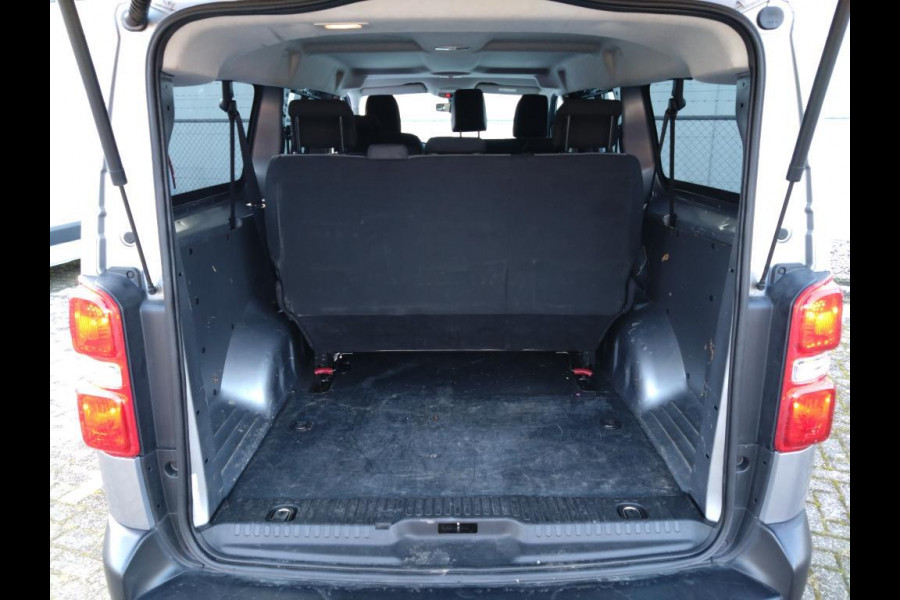 Toyota Proace Shuttle 1.5 D-4D Navigator Long