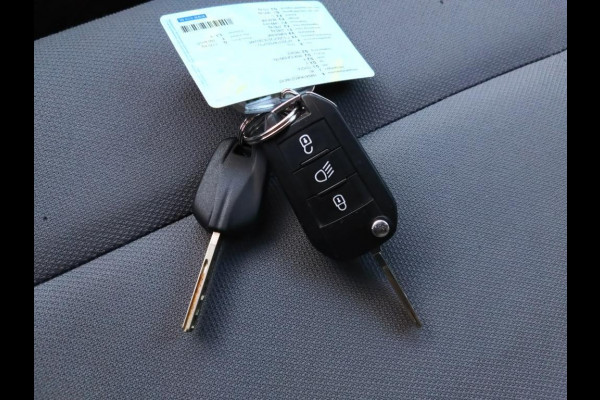 Toyota Proace Shuttle 1.5 D-4D Navigator Long