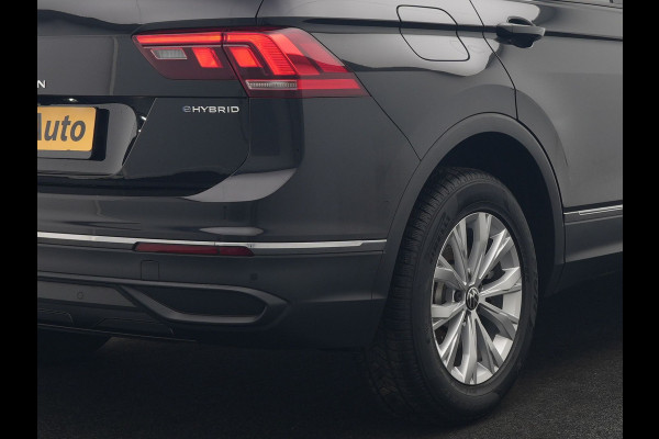 Volkswagen Tiguan 1.4 TSI eHybrid Active Plug In Hybrid 245pk Dealer O.H. PHEV | Adaptive Cruise | 360 Camera | IQ Light | Sportstoelen & Stuur Verwarmd | Apple Carplay | Blis | IQ Drive | Navigatie | Virtual | DAB |