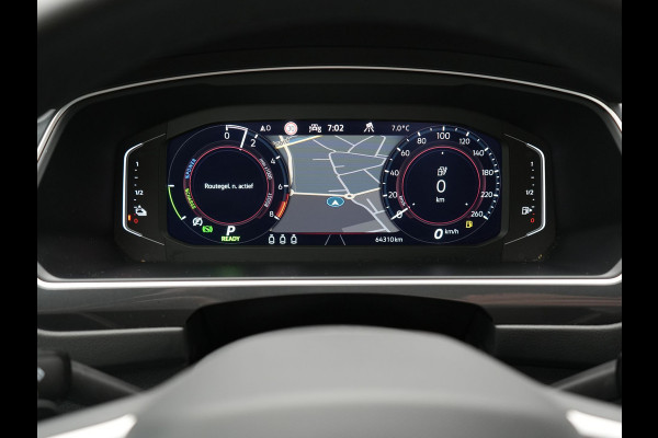 Volkswagen Tiguan 1.4 TSI eHybrid Active Plug In Hybrid 245pk Dealer O.H. PHEV | Adaptive Cruise | 360 Camera | IQ Light | Sportstoelen & Stuur Verwarmd | Apple Carplay | Blis | IQ Drive | Navigatie | Virtual | DAB |