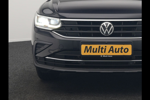 Volkswagen Tiguan 1.4 TSI eHybrid Active Plug In Hybrid 245pk Dealer O.H. PHEV | Adaptive Cruise | 360 Camera | IQ Light | Sportstoelen & Stuur Verwarmd | Apple Carplay | Blis | IQ Drive | Navigatie | Virtual | DAB |