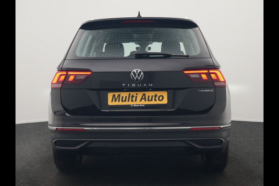 Volkswagen Tiguan 1.4 TSI eHybrid Active Plug In Hybrid 245pk Dealer O.H. PHEV | Adaptive Cruise | 360 Camera | IQ Light | Sportstoelen & Stuur Verwarmd | Apple Carplay | Blis | IQ Drive | Navigatie | Virtual | DAB |