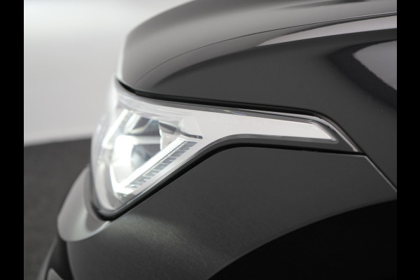 Volkswagen Tiguan 1.4 TSI eHybrid Active Plug In Hybrid 245pk Dealer O.H. PHEV | Adaptive Cruise | 360 Camera | IQ Light | Sportstoelen & Stuur Verwarmd | Apple Carplay | Blis | IQ Drive | Navigatie | Virtual | DAB |