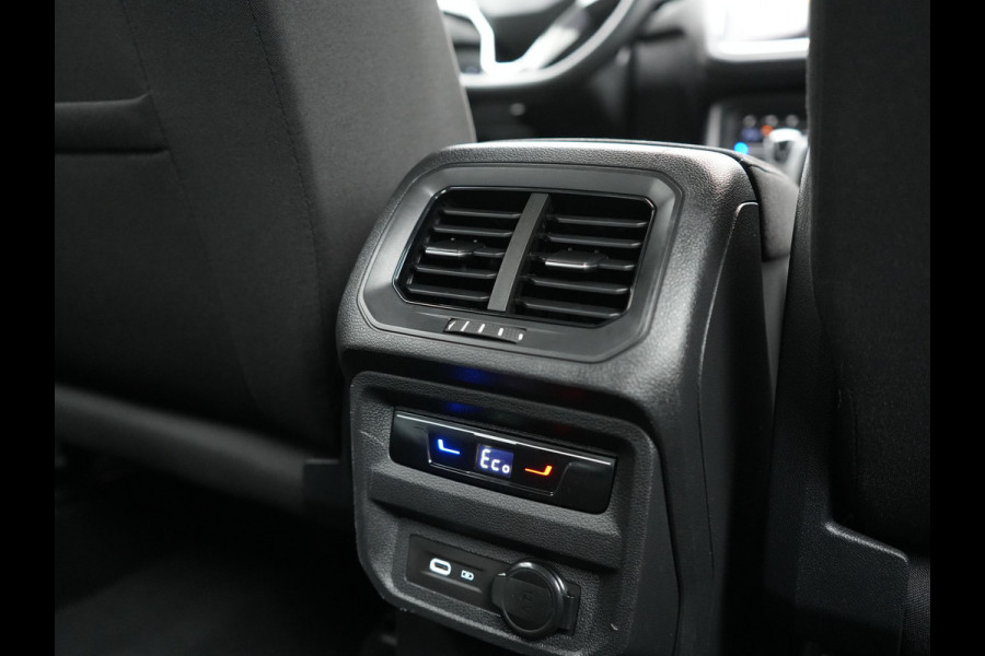 Volkswagen Tiguan 1.4 TSI eHybrid Active Plug In Hybrid 245pk Dealer O.H. PHEV | Adaptive Cruise | 360 Camera | IQ Light | Sportstoelen & Stuur Verwarmd | Apple Carplay | Blis | IQ Drive | Navigatie | Virtual | DAB |