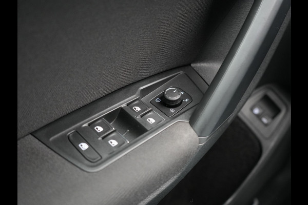 Volkswagen Tiguan 1.4 TSI eHybrid Active Plug In Hybrid 245pk Dealer O.H. PHEV | Adaptive Cruise | 360 Camera | IQ Light | Sportstoelen & Stuur Verwarmd | Apple Carplay | Blis | IQ Drive | Navigatie | Virtual | DAB |