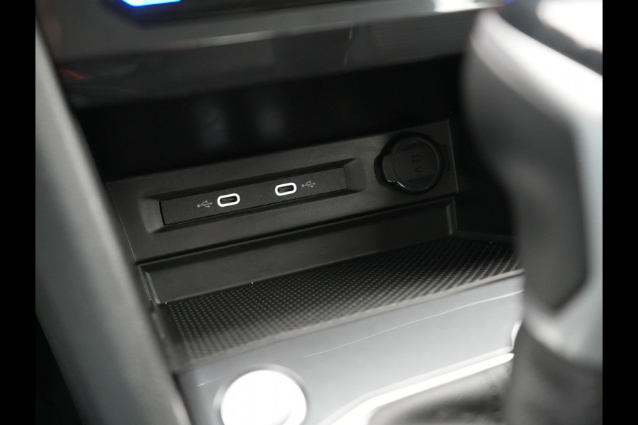 Volkswagen Tiguan 1.4 TSI eHybrid Active Plug In Hybrid 245pk Dealer O.H. PHEV | Adaptive Cruise | 360 Camera | IQ Light | Sportstoelen & Stuur Verwarmd | Apple Carplay | Blis | IQ Drive | Navigatie | Virtual | DAB |