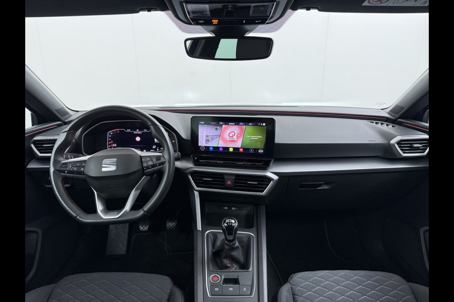 Seat Leon 1.5TSI 150PK FR Launch Edition Trekhaak Panoramadak Park+Side Assist Navi Ecc Adap.Cruise Control Pdc Apple Carplay Android Auto DAB Bleutooth Lmv Airco separaat achter Led Origineel Nederlandse Auto