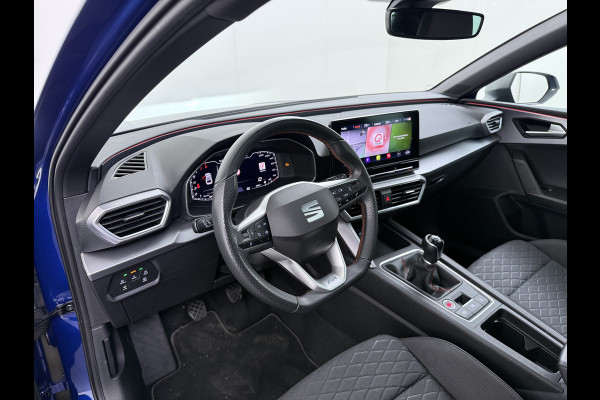 Seat Leon 1.5TSI 150PK FR Launch Edition Trekhaak Panoramadak Park+Side Assist Navi Ecc Adap.Cruise Control Pdc Apple Carplay Android Auto DAB Bleutooth Lmv Airco separaat achter Led Origineel Nederlandse Auto