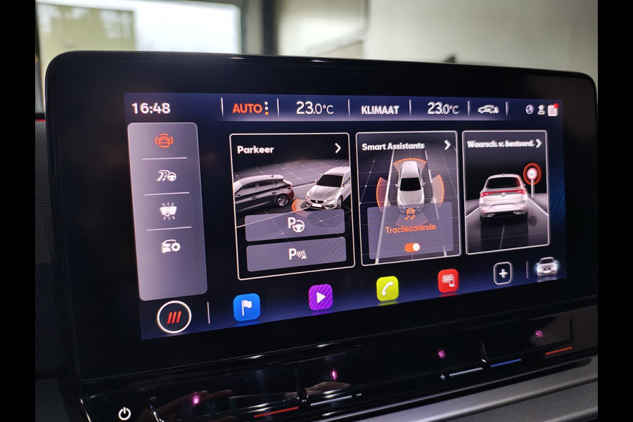 Seat Leon 1.5TSI 150PK FR Launch Edition Trekhaak Panoramadak Park+Side Assist Navi Ecc Adap.Cruise Control Pdc Apple Carplay Android Auto DAB Bleutooth Lmv Airco separaat achter Led Origineel Nederlandse Auto