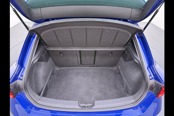 Seat Leon 1.5TSI 150PK FR Launch Edition Trekhaak Panoramadak Park+Side Assist Navi Ecc Adap.Cruise Control Pdc Apple Carplay Android Auto DAB Bleutooth Lmv Airco separaat achter Led Origineel Nederlandse Auto