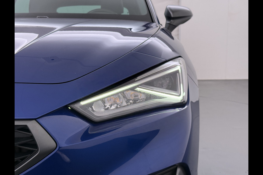 Seat Leon 1.5TSI 150PK FR Launch Edition Trekhaak Panoramadak Park+Side Assist Navi Ecc Adap.Cruise Control Pdc Apple Carplay Android Auto DAB Bleutooth Lmv Airco separaat achter Led Origineel Nederlandse Auto