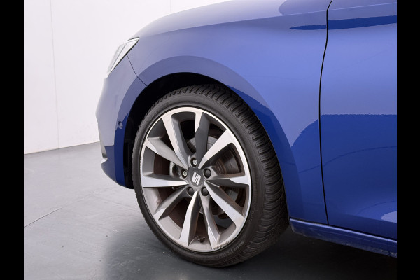 Seat Leon 1.5TSI 150PK FR Launch Edition Trekhaak Panoramadak Park+Side Assist Navi Ecc Adap.Cruise Control Pdc Apple Carplay Android Auto DAB Bleutooth Lmv Airco separaat achter Led Origineel Nederlandse Auto