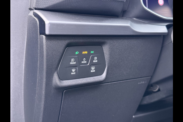 Seat Leon 1.5TSI 150PK FR Launch Edition Trekhaak Panoramadak Park+Side Assist Navi Ecc Adap.Cruise Control Pdc Apple Carplay Android Auto DAB Bleutooth Lmv Airco separaat achter Led Origineel Nederlandse Auto