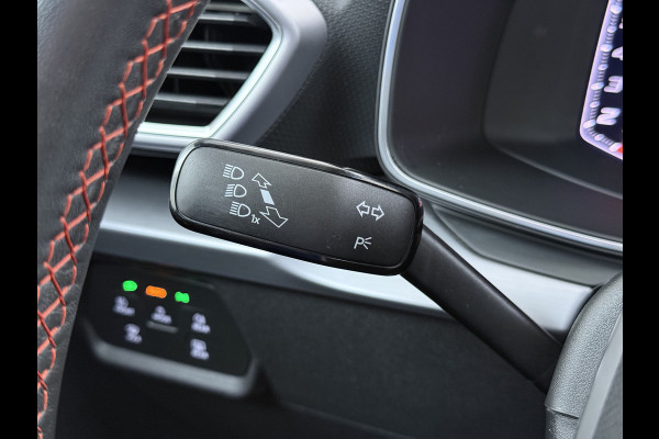 Seat Leon 1.5TSI 150PK FR Launch Edition Trekhaak Panoramadak Park+Side Assist Navi Ecc Adap.Cruise Control Pdc Apple Carplay Android Auto DAB Bleutooth Lmv Airco separaat achter Led Origineel Nederlandse Auto