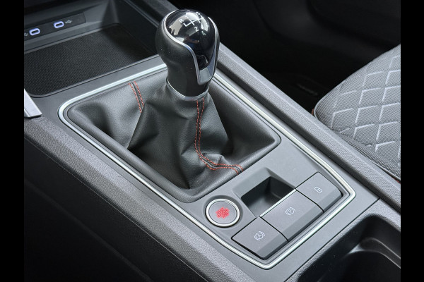 Seat Leon 1.5TSI 150PK FR Launch Edition Trekhaak Panoramadak Park+Side Assist Navi Ecc Adap.Cruise Control Pdc Apple Carplay Android Auto DAB Bleutooth Lmv Airco separaat achter Led Origineel Nederlandse Auto