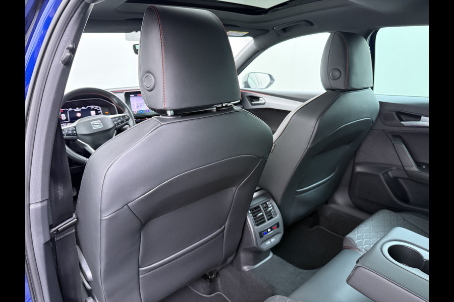 Seat Leon 1.5TSI 150PK FR Launch Edition Trekhaak Panoramadak Park+Side Assist Navi Ecc Adap.Cruise Control Pdc Apple Carplay Android Auto DAB Bleutooth Lmv Airco separaat achter Led Origineel Nederlandse Auto