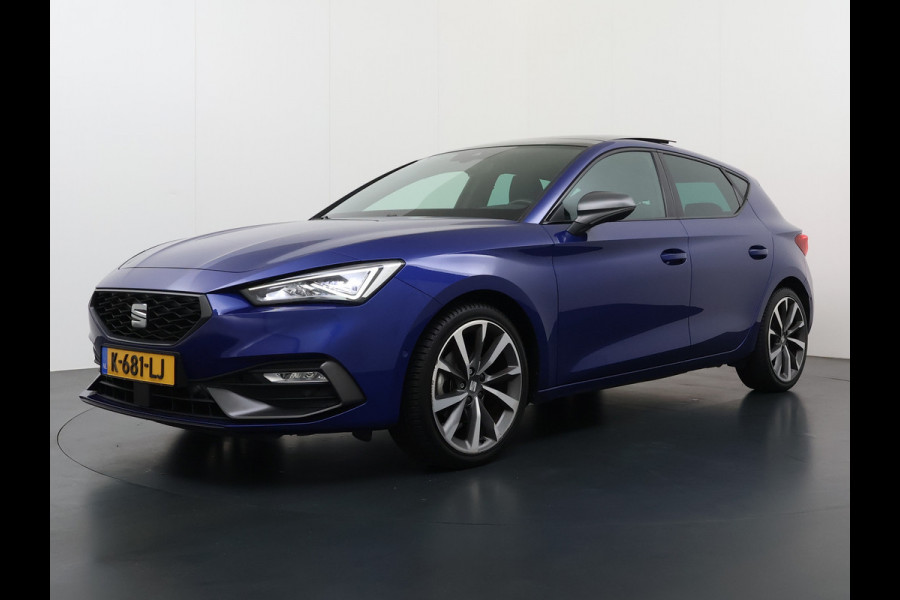 Seat Leon 1.5TSI 150PK FR Launch Edition Trekhaak Panoramadak Park+Side Assist Navi Ecc Adap.Cruise Control Pdc Apple Carplay Android Auto DAB Bleutooth Lmv Airco separaat achter Led Origineel Nederlandse Auto