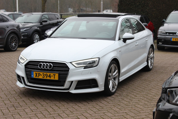 Audi A3 Limousine 35 TFSI CoD Sport S Line Edition / Panoramadak / Virtual Cockpit / Half leder / Navigatie / 18'' / Stoelverwarming / DAB / Cruise Control