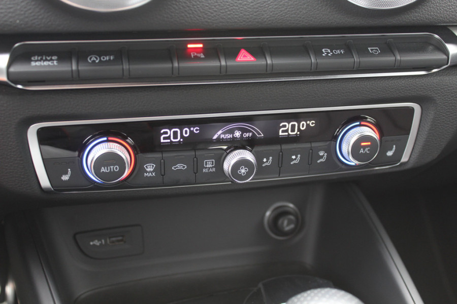 Audi A3 Limousine 35 TFSI CoD Sport S Line Edition / Panoramadak / Virtual Cockpit / Half leder / Navigatie / 18'' / Stoelverwarming / DAB / Cruise Control