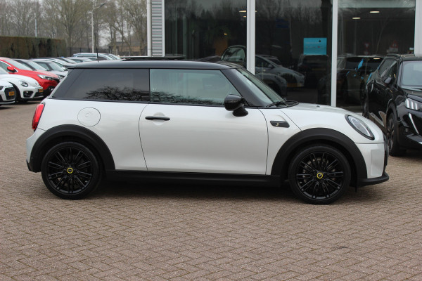 MINI Mini Electric Business Edition 33 kWh / Panoramadak / Leder / Keyless / 17'' / CarPlay / Navigatie / Stuur+Stoelverwarming / Cruise Control / LED Koplampen