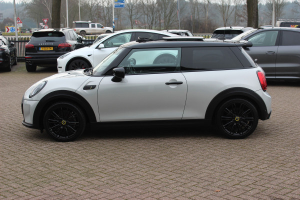 MINI Mini Electric Business Edition 33 kWh / Panoramadak / Leder / Keyless / 17'' / CarPlay / Navigatie / Stuur+Stoelverwarming / Cruise Control / LED Koplampen