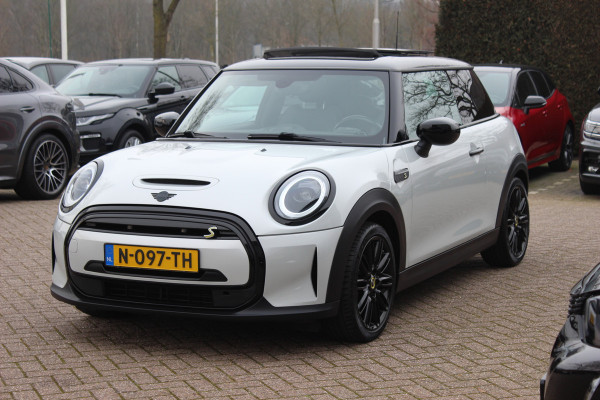 MINI Mini Electric Business Edition 33 kWh / Panoramadak / Leder / Keyless / 17'' / CarPlay / Navigatie / Stuur+Stoelverwarming / Cruise Control / LED Koplampen