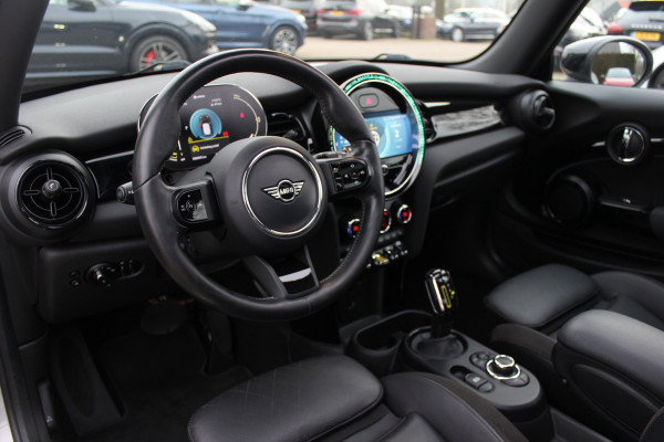 MINI Mini Electric Business Edition 33 kWh / Panoramadak / Leder / Keyless / 17'' / CarPlay / Navigatie / Stuur+Stoelverwarming / Cruise Control / LED Koplampen