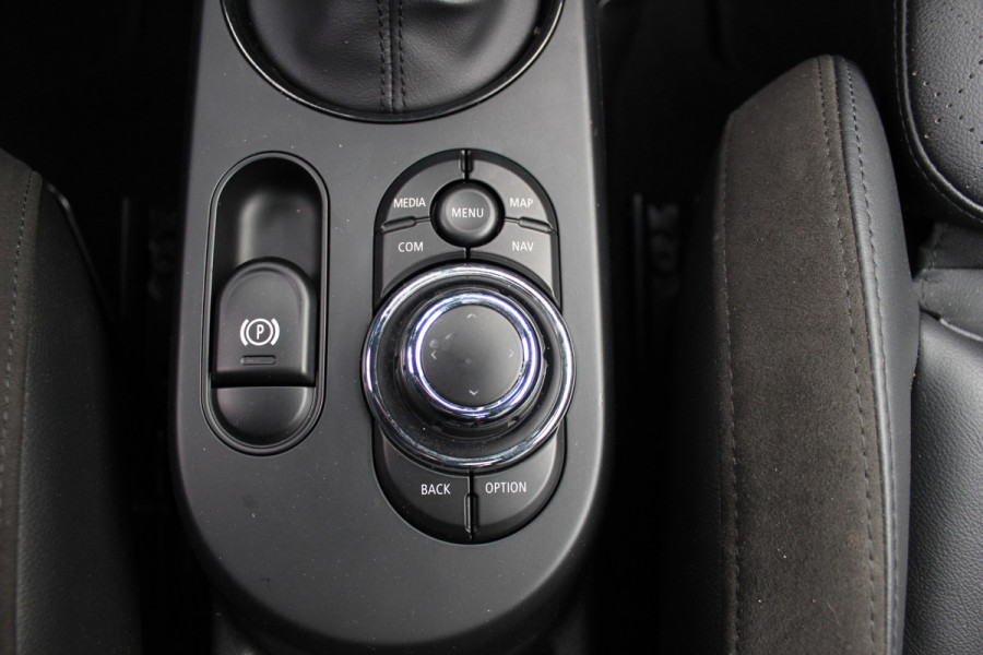 MINI Mini Electric Business Edition 33 kWh / Panoramadak / Leder / Keyless / 17'' / CarPlay / Navigatie / Stuur+Stoelverwarming / Cruise Control / LED Koplampen