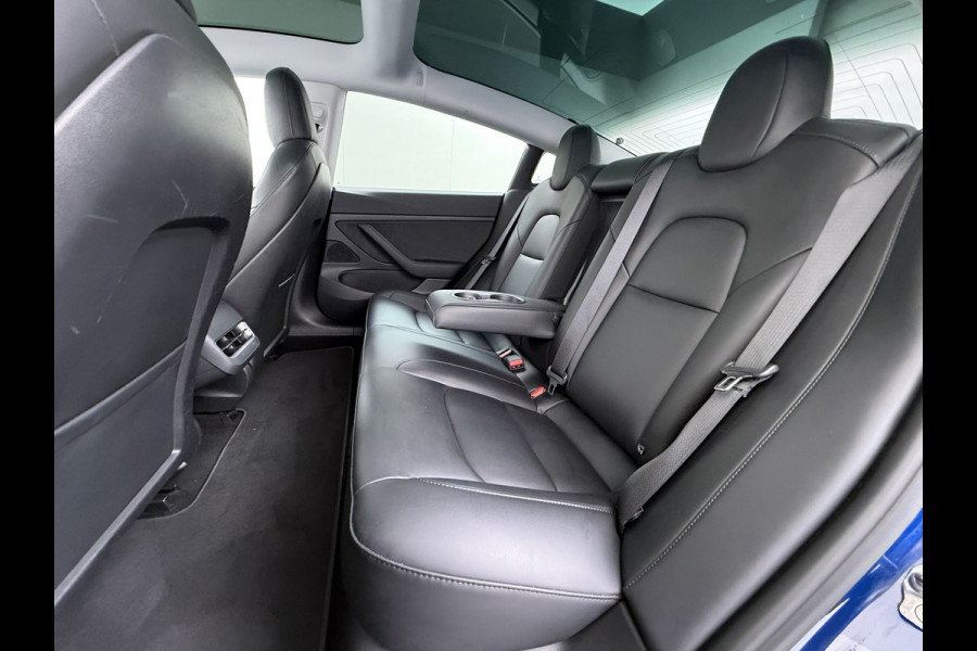 Tesla Model 3 RWD SR plus 325PK SOH 90% LFP Accu Lmv 18" AutoPilot Leder Panoramadak Adaptive-Cruise Camera's Elektr.-Stuur+Stoelen+Spiegels+G Navi LED DAB Voorverwarmen interieur via App Keyless One-Pedal-Drive Fabrieksgarantie op Accu en Motor tot 29-12-2028/160.000km