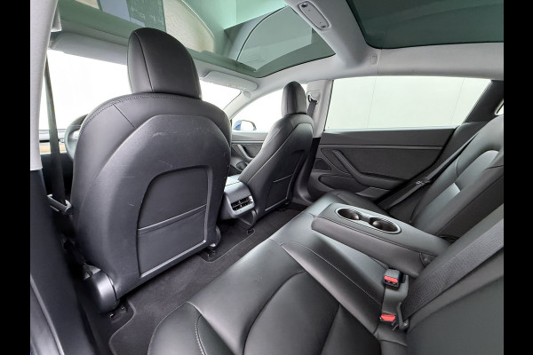 Tesla Model 3 RWD SR plus 325PK SOH 90% LFP Accu Lmv 18" AutoPilot Leder Panoramadak Adaptive-Cruise Camera's Elektr.-Stuur+Stoelen+Spiegels+G Navi LED DAB Voorverwarmen interieur via App Keyless One-Pedal-Drive Fabrieksgarantie op Accu en Motor tot 29-12-2028/160.000km