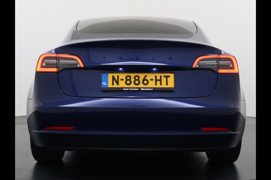Tesla Model 3 RWD SR plus 325PK SOH 90% LFP Accu Lmv 18" AutoPilot Leder Panoramadak Adaptive-Cruise Camera's Elektr.-Stuur+Stoelen+Spiegels+G Navi LED DAB Voorverwarmen interieur via App Keyless One-Pedal-Drive Fabrieksgarantie op Accu en Motor tot 29-12-2028/160.000km
