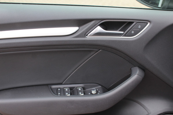 Audi A3 Limousine 35 TFSI CoD Sport S Line Edition / Panoramadak / Virtual Cockpit / Half leder / Navigatie / 18'' / Stoelverwarming / DAB / Cruise Control