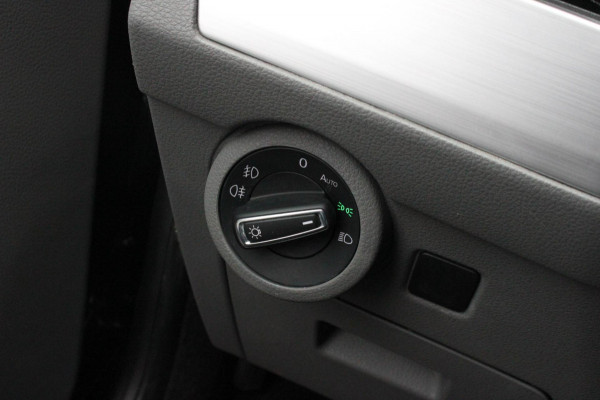 Volkswagen Transporter 2.0 TDI L2H1 150PK JB- EDITION DSG / PDC / VERLAGINGSVEREN / LEDEREN BEKLEDING / FULL / APPLE CARPLAY /NAVI