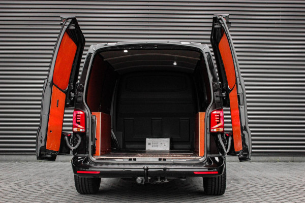 Volkswagen Transporter 2.0 TDI L2H1 150PK JB- EDITION DSG / PDC / VERLAGINGSVEREN / LEDEREN BEKLEDING / FULL / APPLE CARPLAY /NAVI