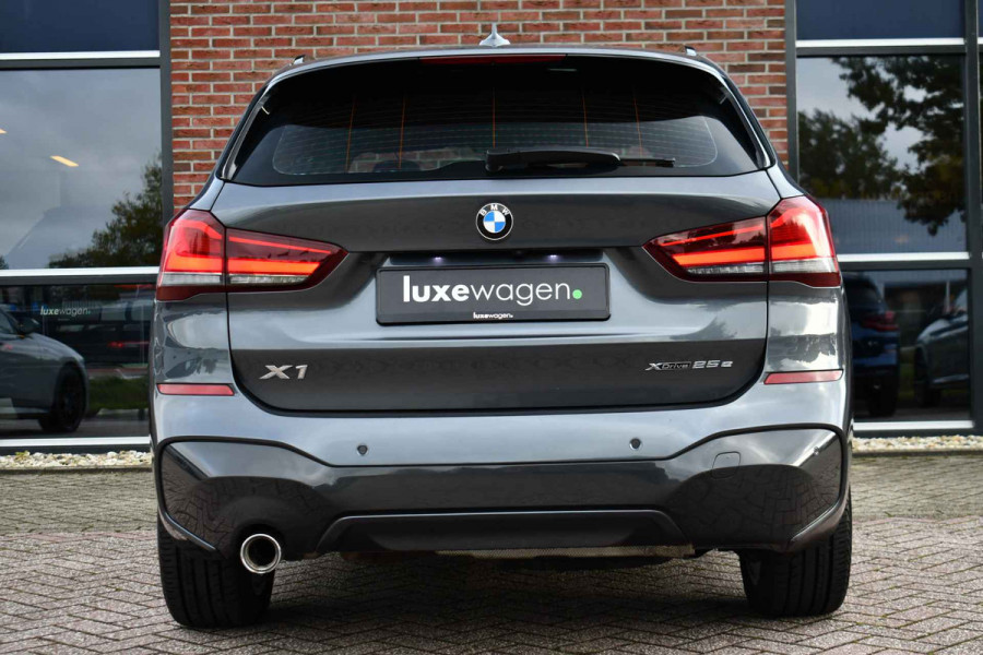 BMW X1 xDrive25e M-Sport Shadowline El-Klep 18inch Stoelverw
