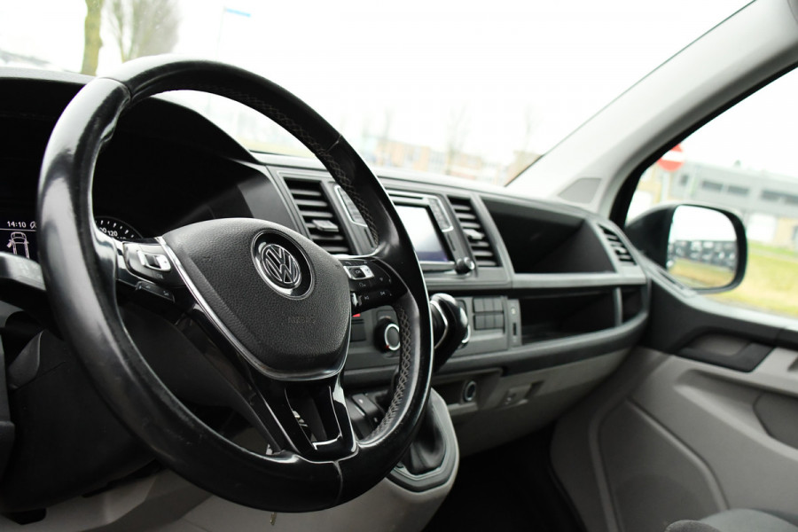 Volkswagen Transporter 2.0 TDI L2H1 Highline Cruise, Carplay, LED, 150pk, 2 x Schuifdeur,  Automaat, Trekhaak, Uniek!