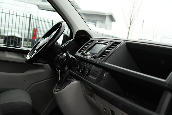Volkswagen Transporter 2.0 TDI L2H1 Highline Cruise, Carplay, LED, 150pk, 2 x Schuifdeur,  Automaat, Trekhaak, Uniek!