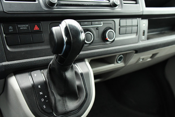 Volkswagen Transporter 2.0 TDI L2H1 Highline Cruise, Carplay, LED, 150pk, 2 x Schuifdeur,  Automaat, Trekhaak, Uniek!