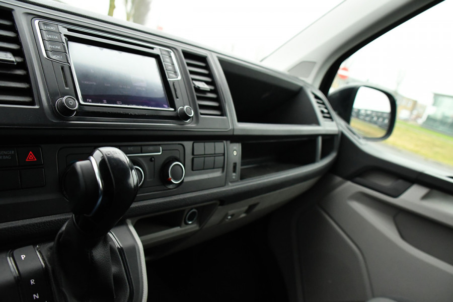 Volkswagen Transporter 2.0 TDI L2H1 Highline Cruise, Carplay, LED, 150pk, 2 x Schuifdeur,  Automaat, Trekhaak, Uniek!