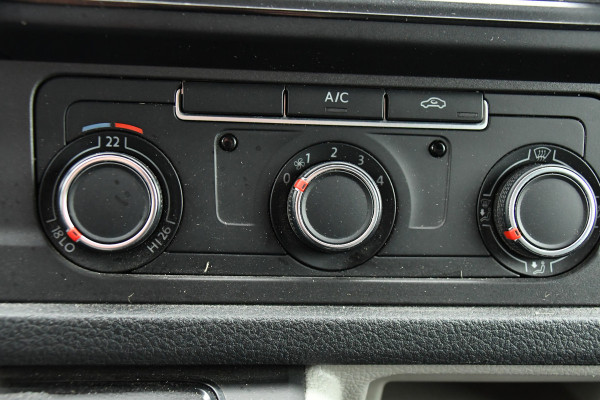 Volkswagen Transporter 2.0 TDI L2H1 Highline Cruise, Carplay, LED, 150pk, 2 x Schuifdeur,  Automaat, Trekhaak, Uniek!