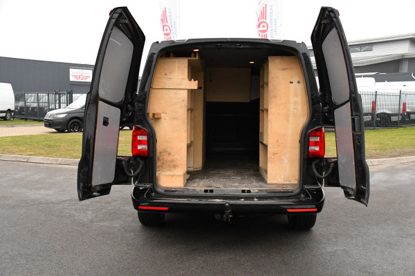 Volkswagen Transporter 2.0 TDI L2H1 Highline Cruise, Carplay, LED, 150pk, 2 x Schuifdeur,  Automaat, Trekhaak, Uniek!