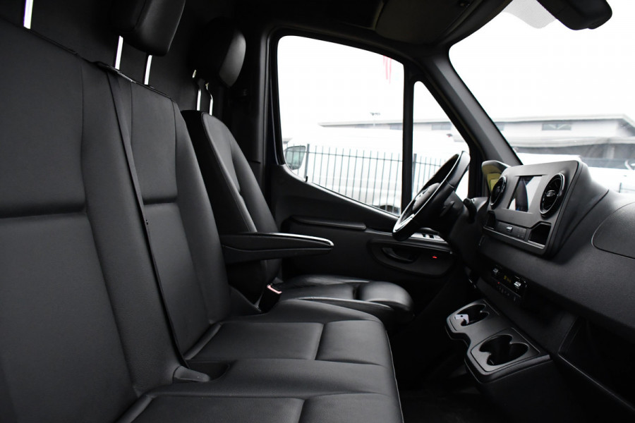 Mercedes-Benz Sprinter 317 1.9 CDI L2H2 RWD PB Edition Cruise, Camera, Carplay, Stoelverwarming, 170pk, Automaat, Trekhaak, Standkachel, Leder, Uniek!