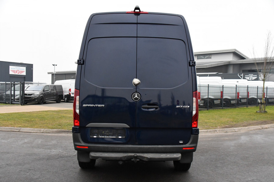 Mercedes-Benz Sprinter 317 1.9 CDI L2H2 RWD PB Edition Cruise, Camera, Carplay, Stoelverwarming, 170pk, Automaat, Trekhaak, Standkachel, Leder, Uniek!