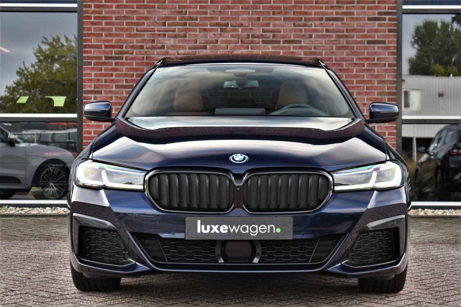 BMW 5 Serie 545e xDrive M-Sport Pano ACC HUD 20inch 360 Laser HiFi Adp-demping