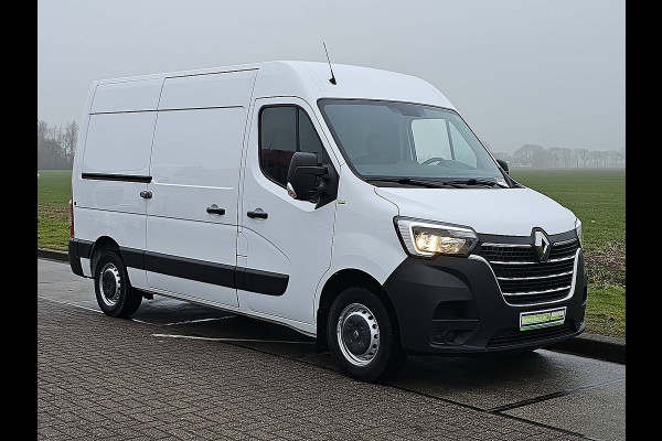 Renault Master T33 2.3 dCi 135 L2H2 airco navi, pdc, trekhaak